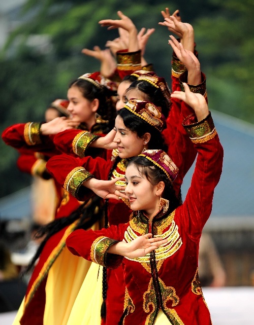 Folk-Dance-in-Turfan-3