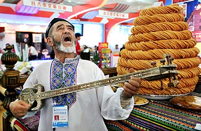 Song-and-Dance-of-Xinjiang-4