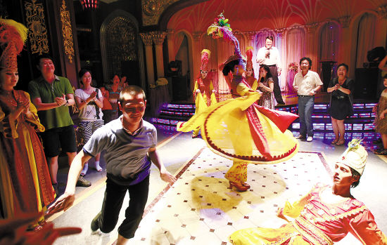 Folk-Dance-in-Turfan-4