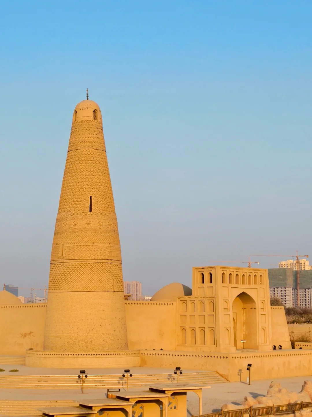 sugong-minaret-turpan.jpg