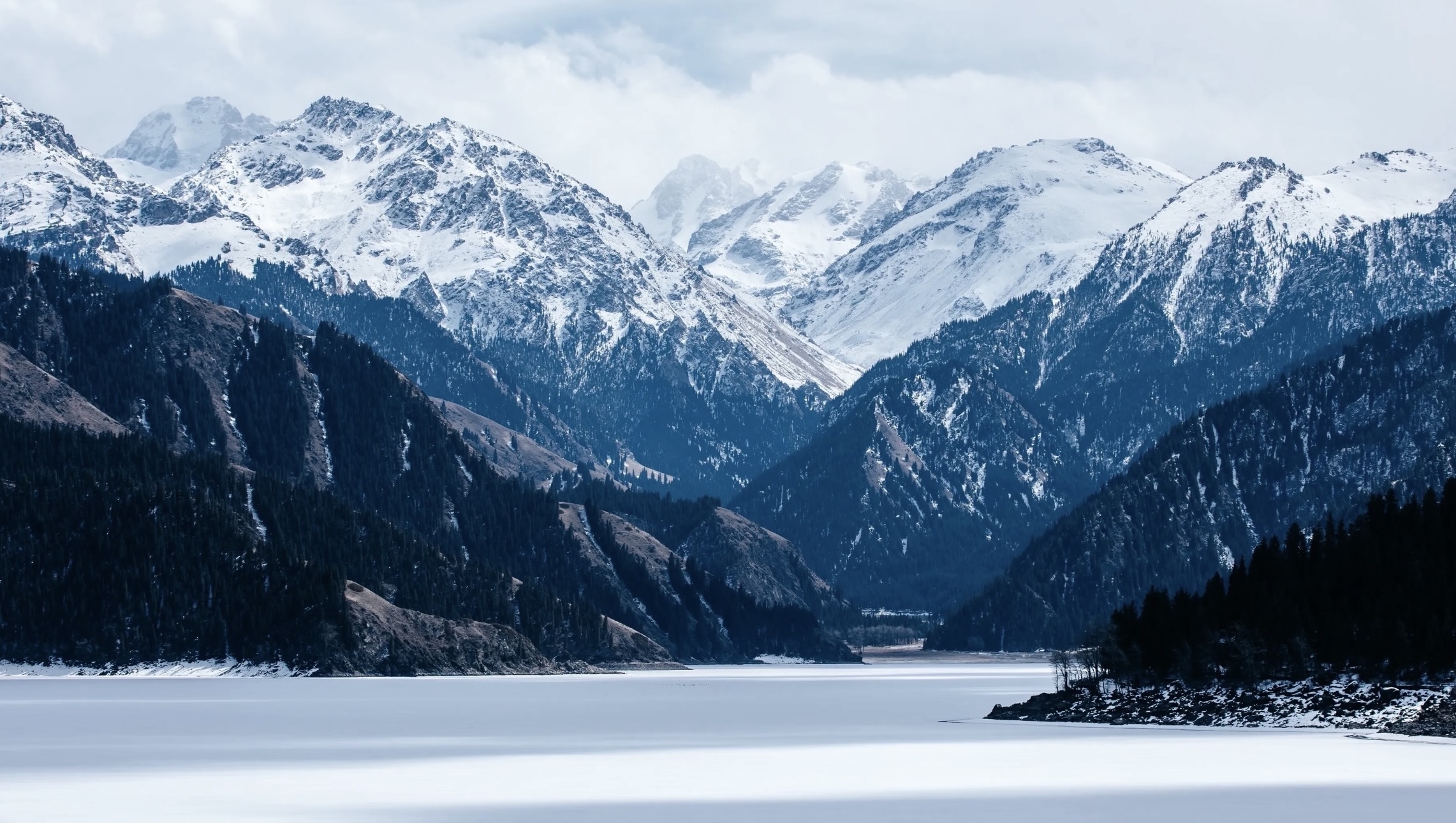 heavenly-lake.jpg heavenly-lake.jpg