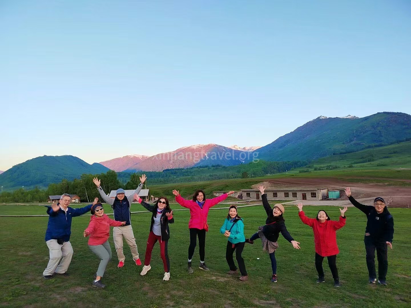 travelers-in-xinjiang.jpg travelers-in-xinjiang.jpg