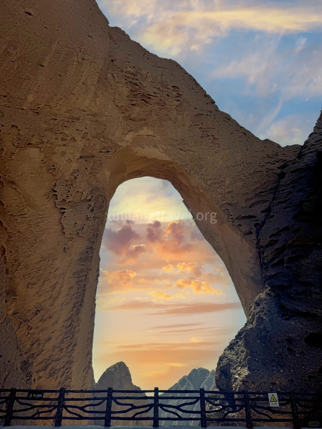 artush-heavenly-gate.jpg