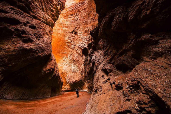 tianshan-mysterious-grand-canyon.png