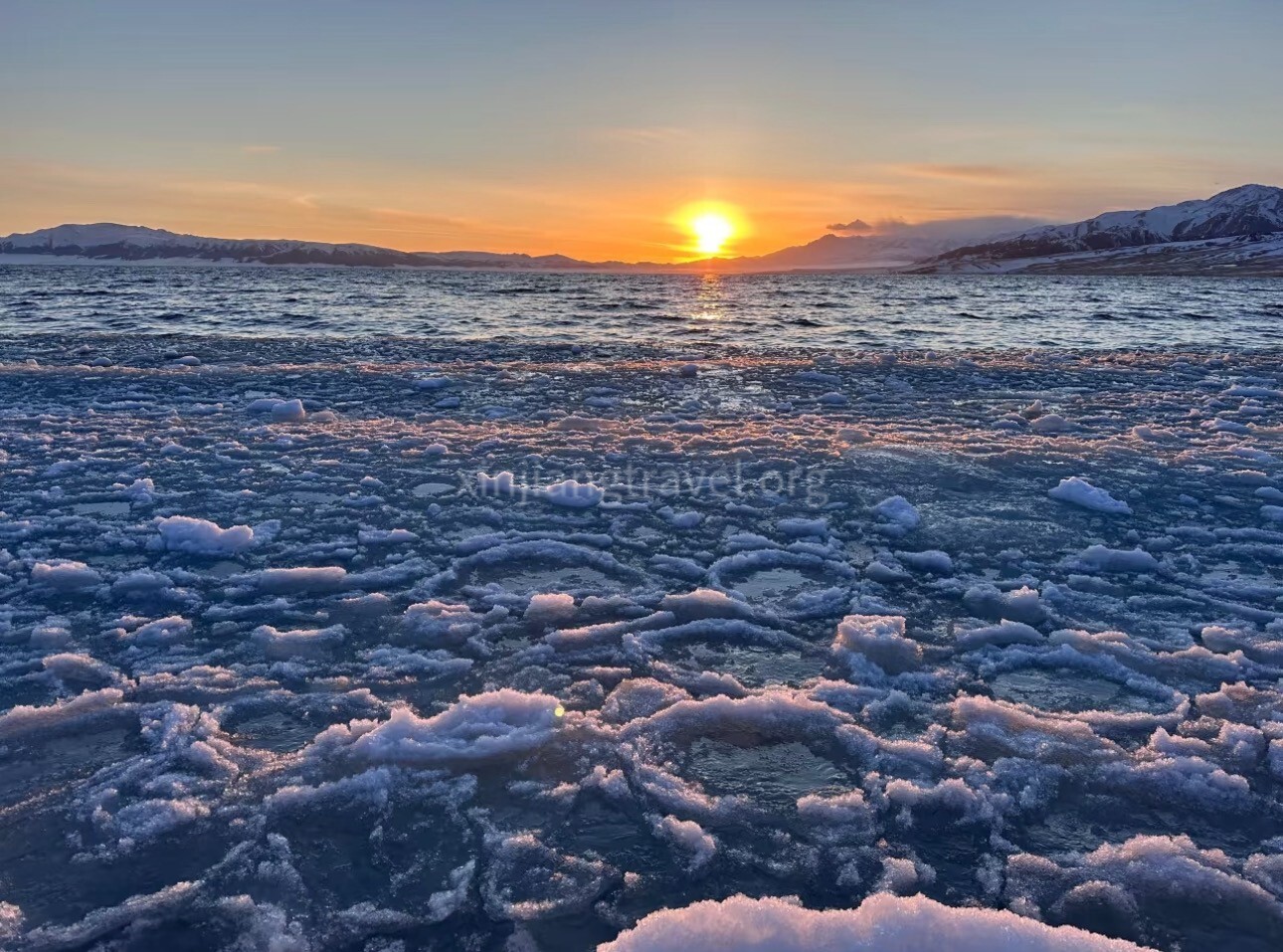 sayram-lake-01.jpg